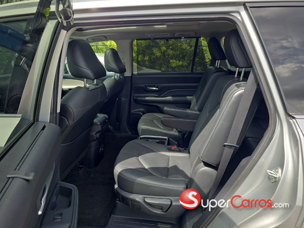 2024 Toyota Grand Highlander Platinum — foto 3 / 8