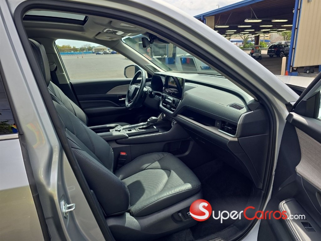 2024 Toyota Grand Highlander Platinum — foto 5 / 8