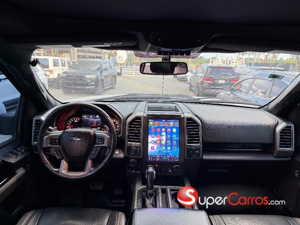 2017 Ford F 150 Raptor — foto 9 / 10