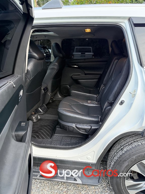 2020 Toyota Highlander Limited — foto 8 / 10