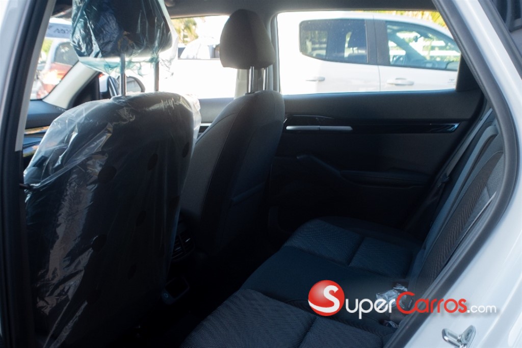 2026 Kia Seltos — foto 8 / 10