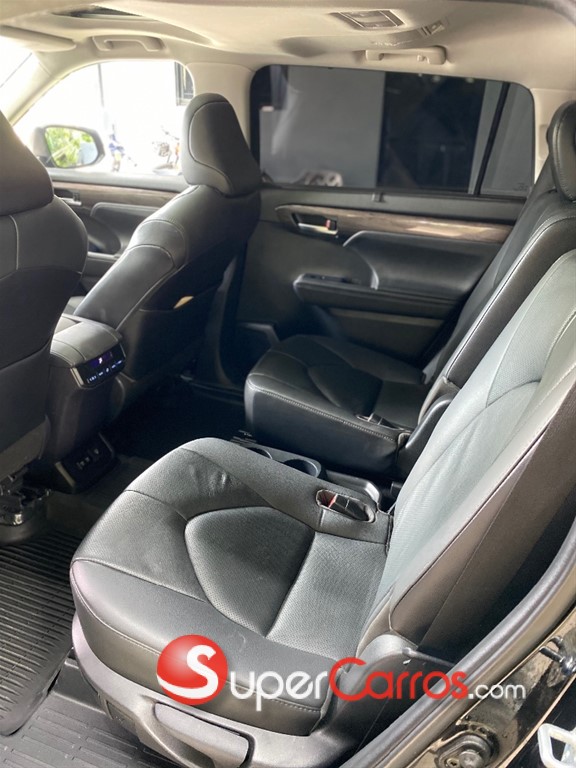2020 Toyota Highlander Limited — foto 8 / 12