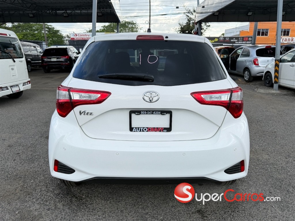 2020 Toyota VITZ — foto 5 / 12