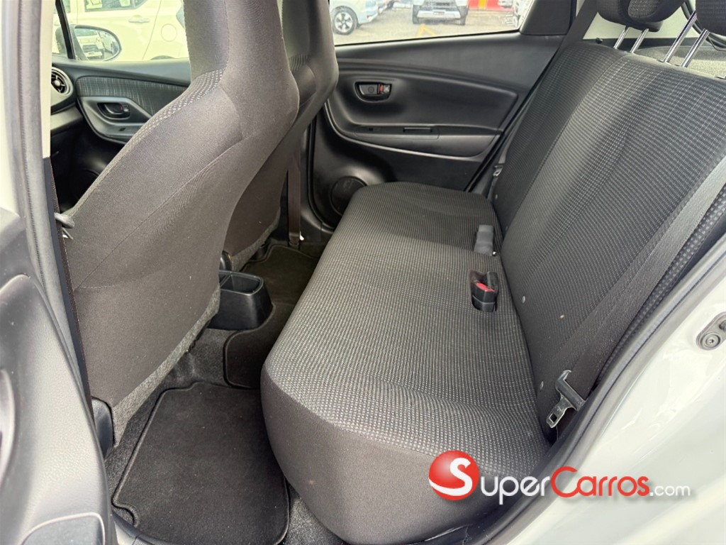 2020 Toyota VITZ — foto 12 / 12