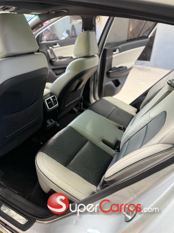 2017 Kia Sportage SX Prestige — foto 8 / 12