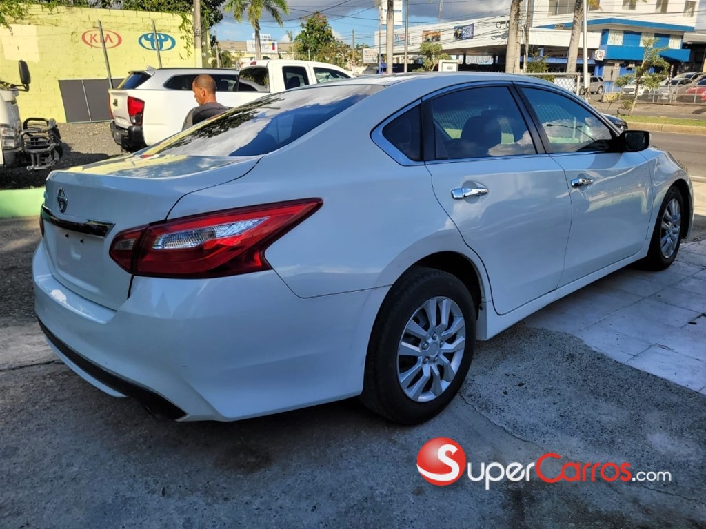 2017 Nissan Altima S — foto 4 / 11