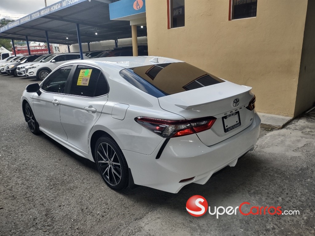 2021 Toyota Camry SE — foto 9 / 11