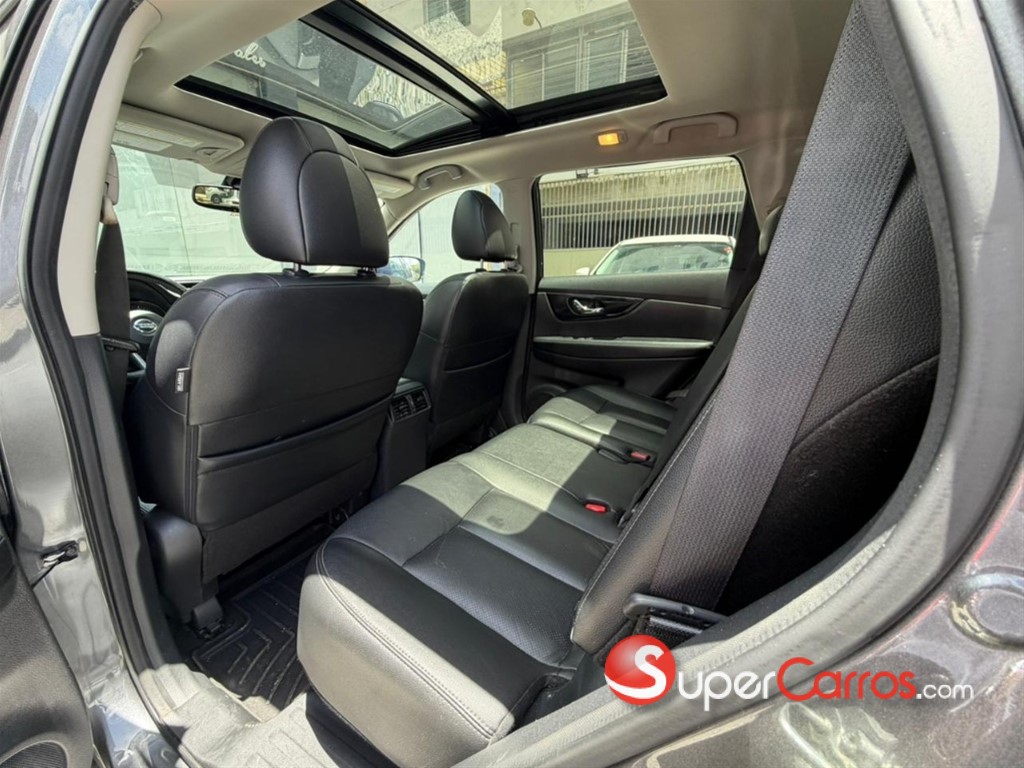 2020 Nissan Rogue SL — foto 4 / 10