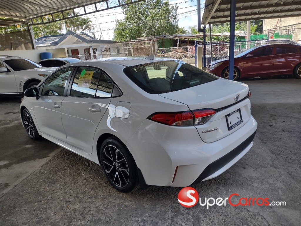 2021 Toyota Corolla LE — foto 8 / 11