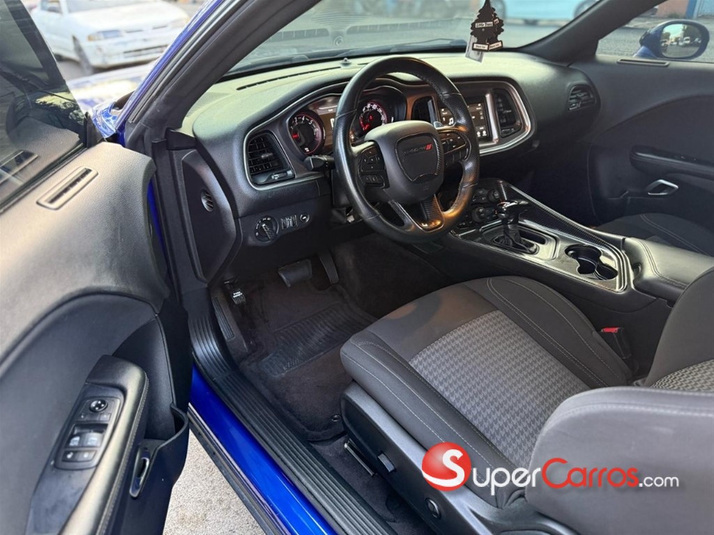 2019 Dodge Challenger SXT — foto 7 / 8