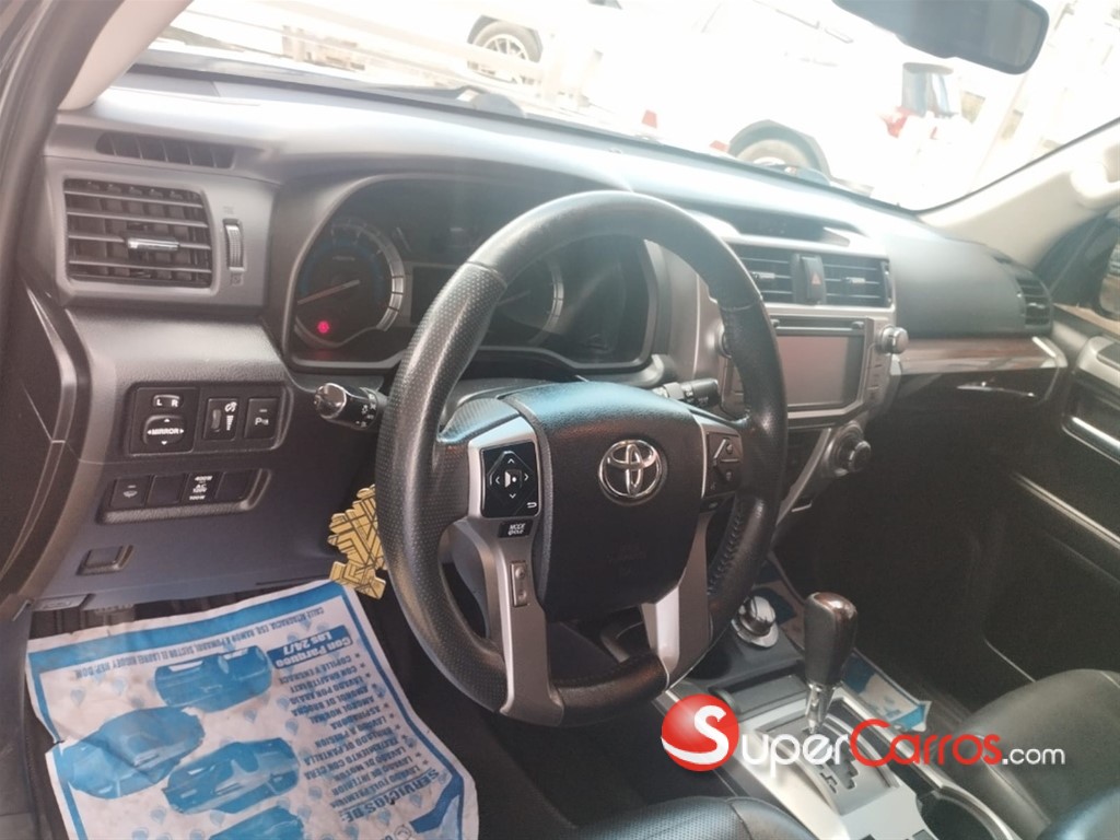 2018 Toyota 4 Runner Limited — foto 8 / 8