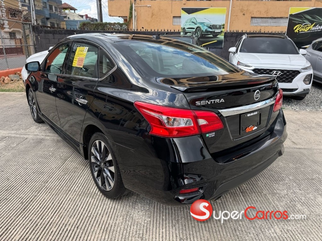 2019 Nissan Sentra SR — foto 4 / 10