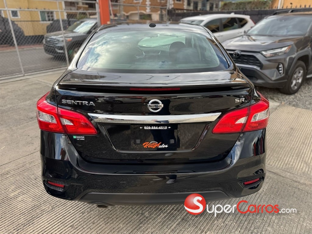 2019 Nissan Sentra SR — foto 5 / 10