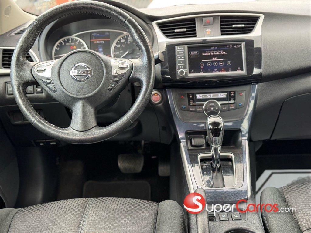 2019 Nissan Sentra SR — foto 7 / 10