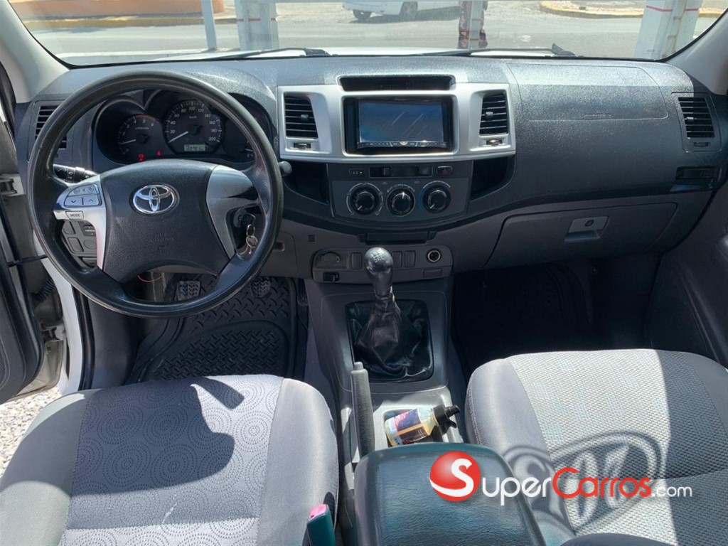 2013 Toyota Hilux 2.4 — foto 6 / 9