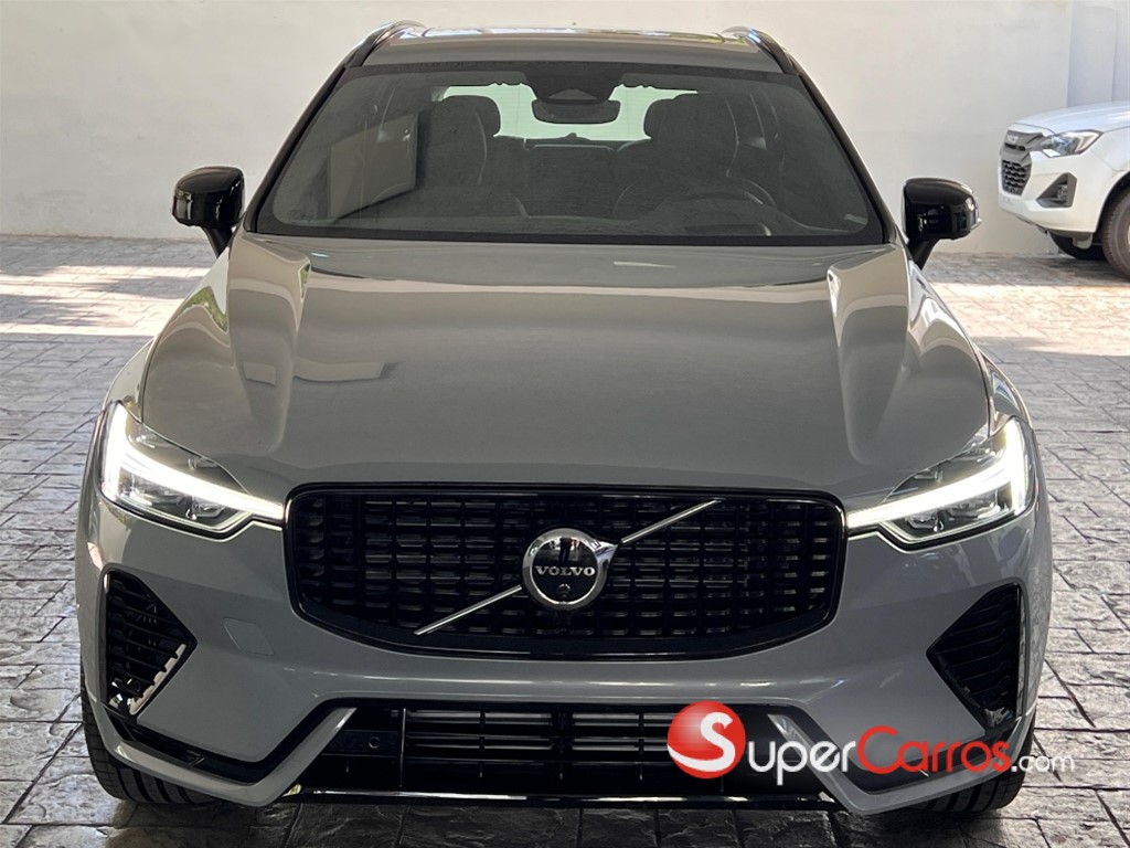 2026 Volvo XC60 T8 Ultimate Recharge — foto 2 / 11
