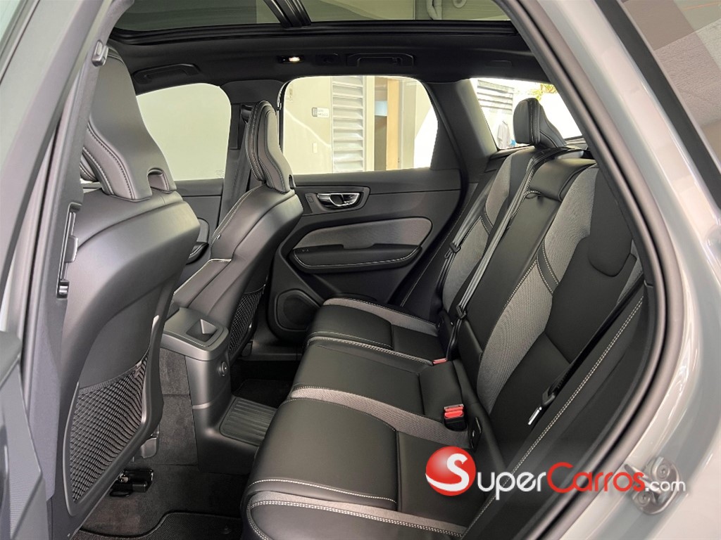 2026 Volvo XC60 T8 Ultimate Recharge — foto 9 / 11