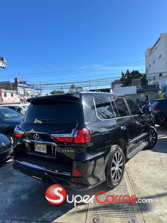 2013 Lexus LX 570 — foto 4 / 7