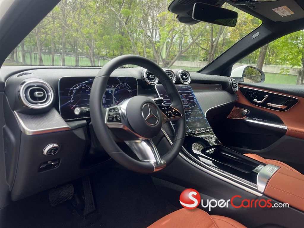 2025 Mercedes-Benz Clase GLC 200 — foto 5 / 12