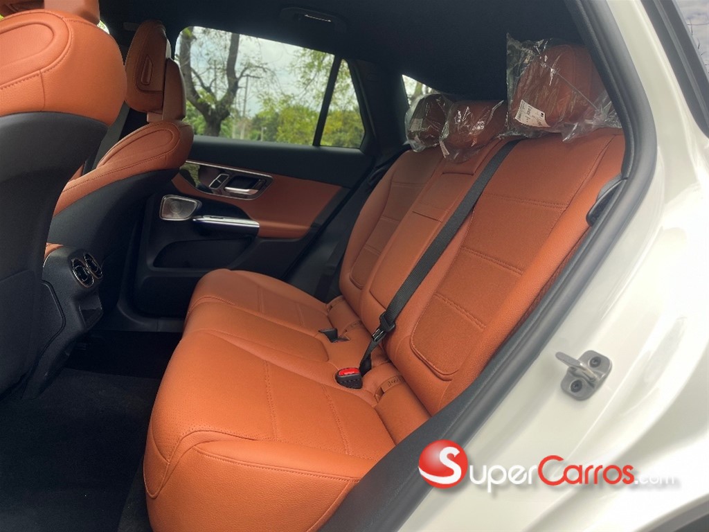 2025 Mercedes-Benz Clase GLC 200 — foto 7 / 12
