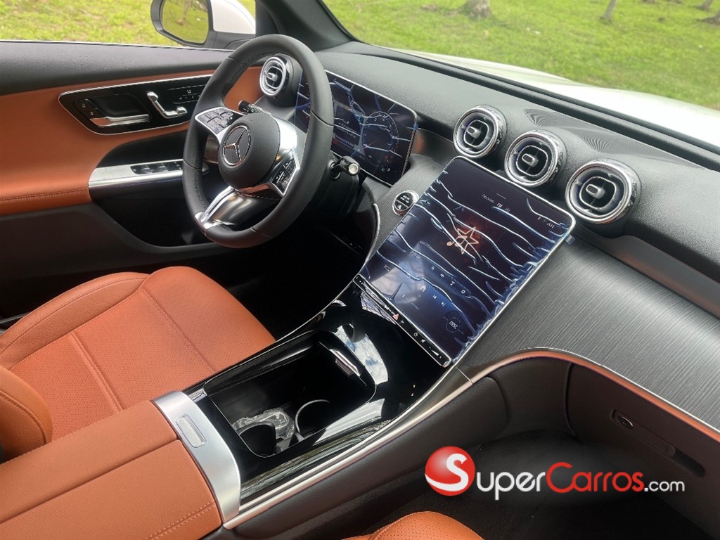 2025 Mercedes-Benz Clase GLC 200 — foto 10 / 12