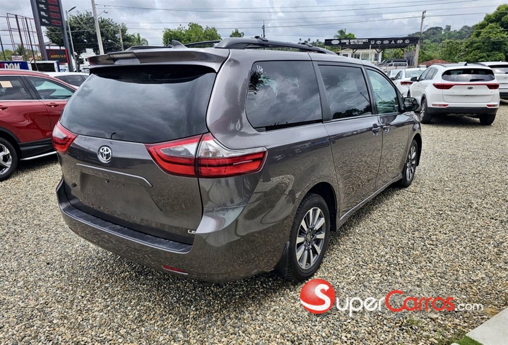 2020 Toyota Sienna LE — foto 4 / 12