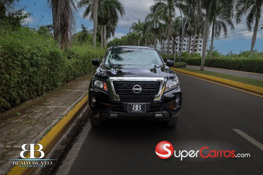 2025 Nissan Frontier XE — foto 2 / 11