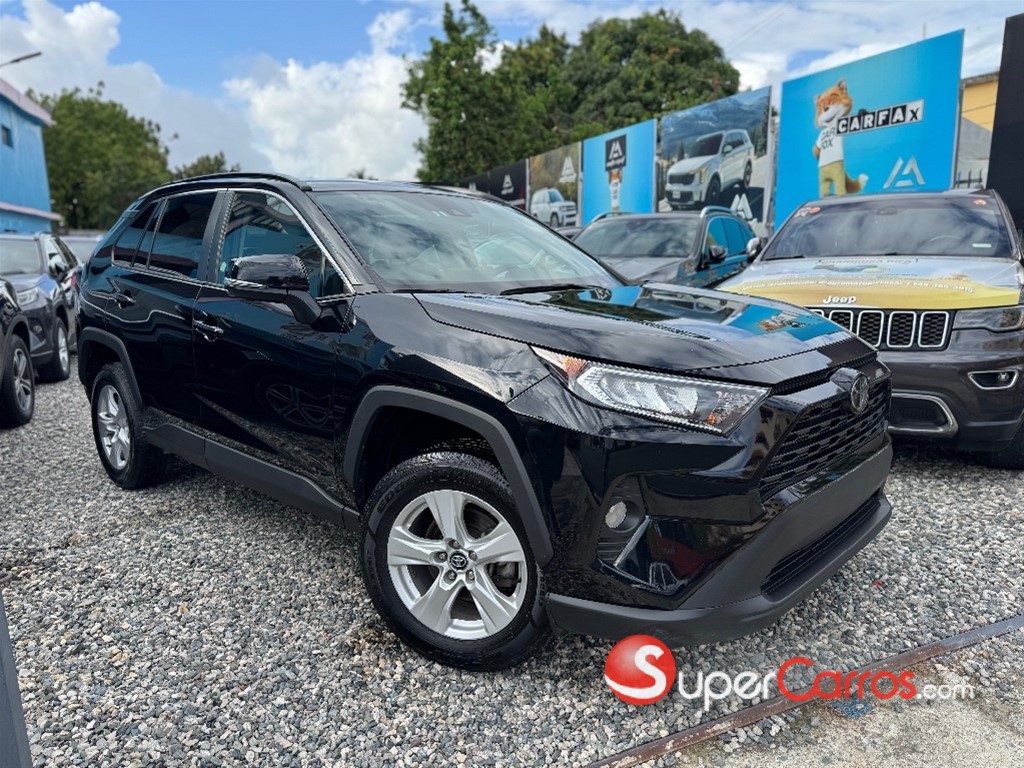 2022 Toyota RAV4 XLE — foto 2 / 12