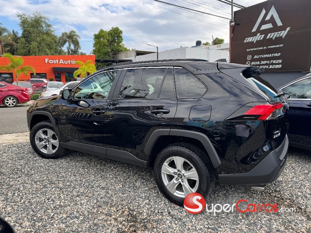 2022 Toyota RAV4 XLE — foto 3 / 12