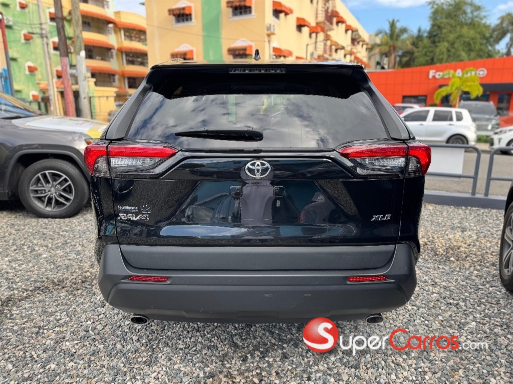 2022 Toyota RAV4 XLE — foto 6 / 12
