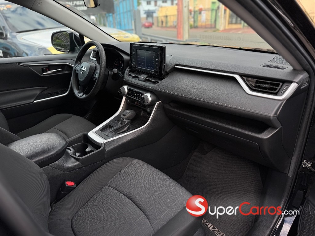 2022 Toyota RAV4 XLE — foto 10 / 12