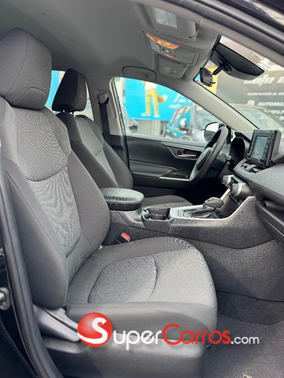 2022 Toyota RAV4 XLE — foto 11 / 12