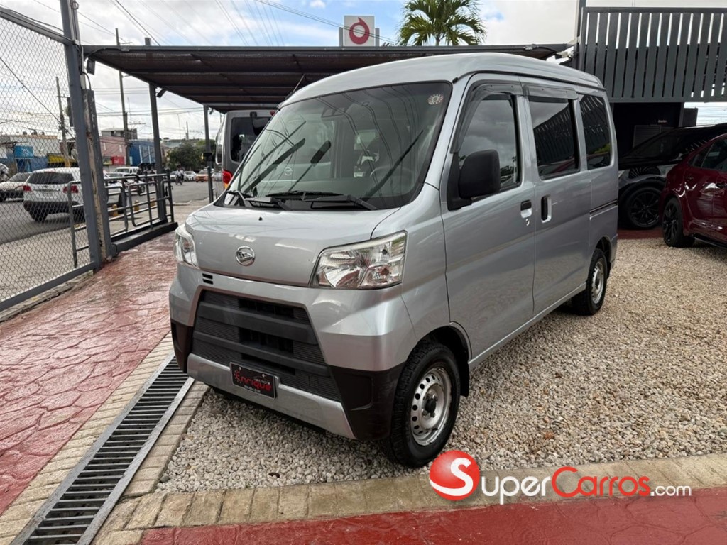 2020 Daihatsu Hijet Minivan — foto 2 / 8