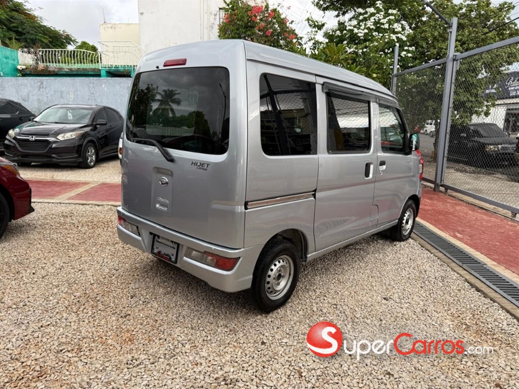 2020 Daihatsu Hijet Minivan — foto 4 / 8