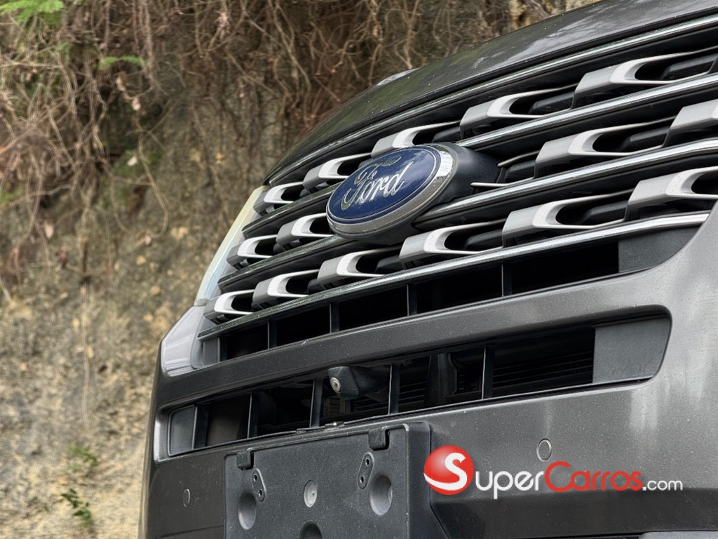 2017 Ford Explorer Limited — foto 3 / 9