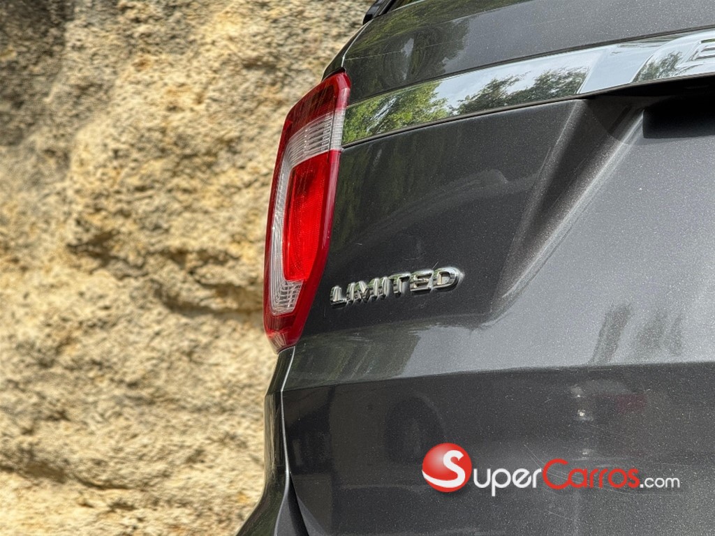 2017 Ford Explorer Limited — foto 6 / 9