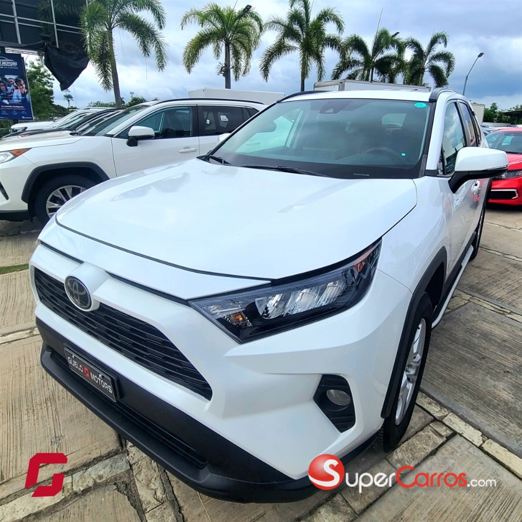 2020 Toyota RAV4 XLE — foto 2 / 9