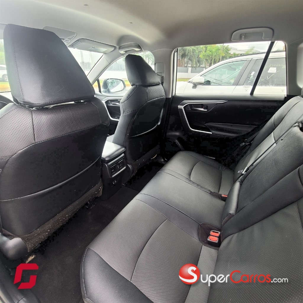 2020 Toyota RAV4 XLE — foto 7 / 9