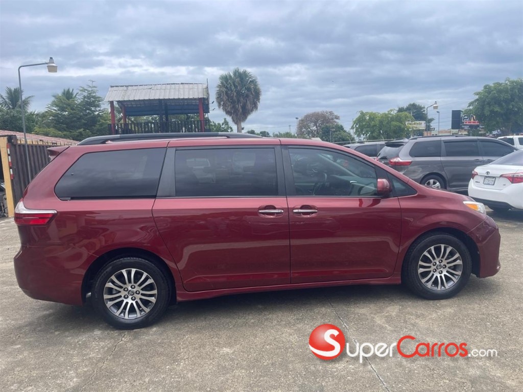 2018 Toyota Sienna XLE — foto 4 / 10