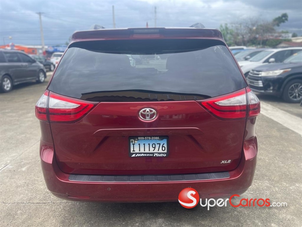 2018 Toyota Sienna XLE — foto 6 / 10