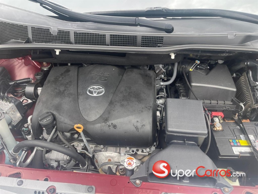2018 Toyota Sienna XLE — foto 9 / 10