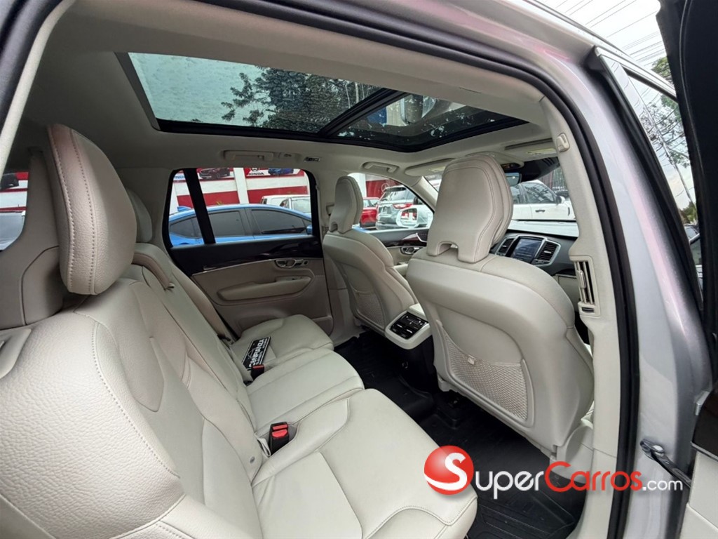 2019 Volvo XC90 Momentum T6 — foto 11 / 12