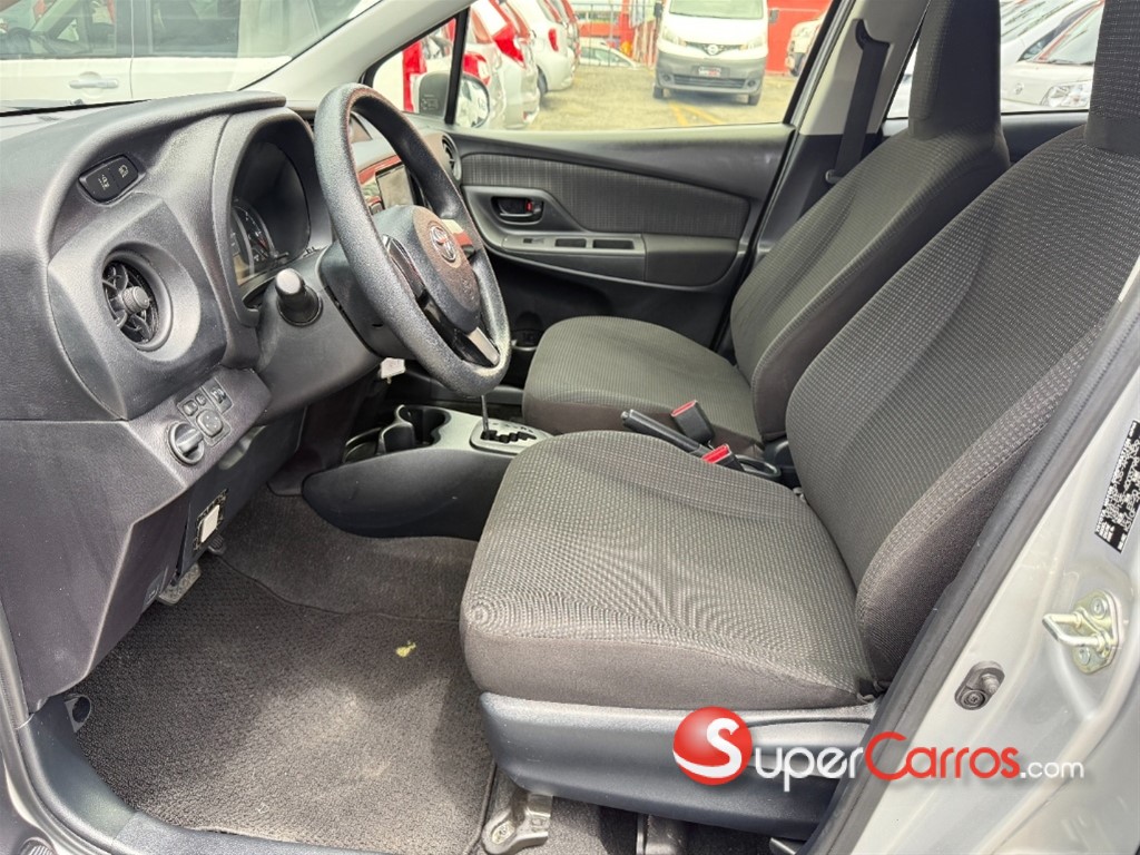 2019 Toyota VITZ — foto 2 / 12