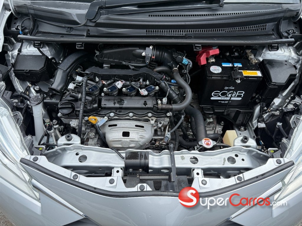2019 Toyota VITZ — foto 8 / 12