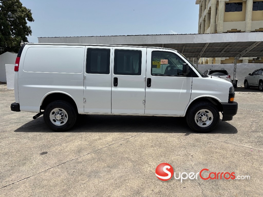 2021 Chevrolet Express G2500 — foto 4 / 11