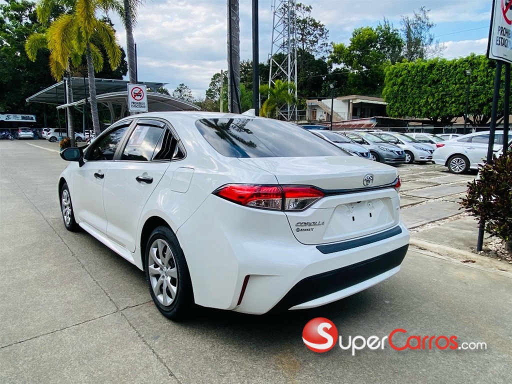 2020 Toyota Corolla LE — foto 8 / 12