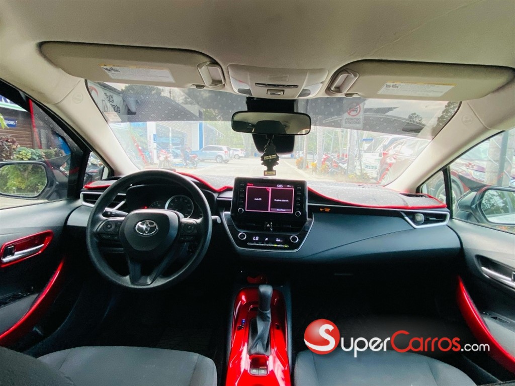 2020 Toyota Corolla LE — foto 9 / 12