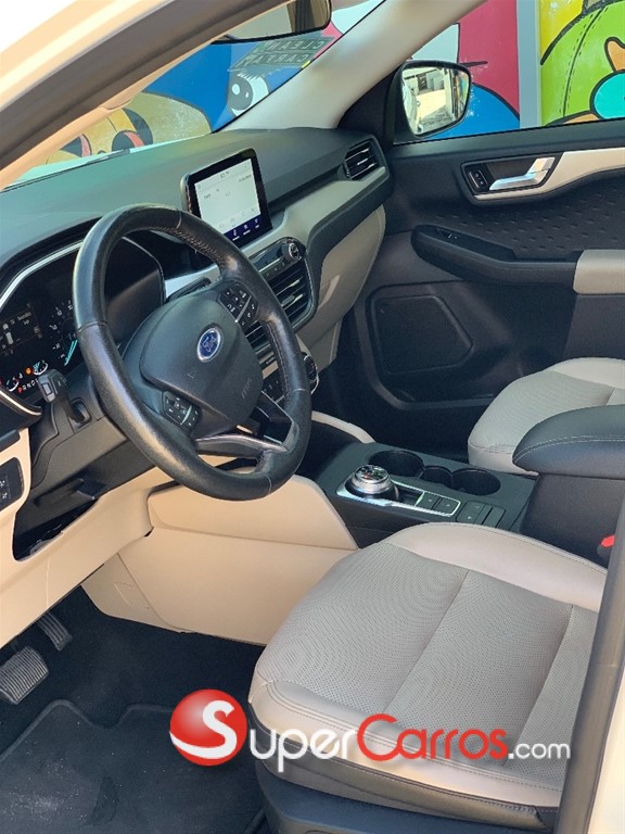 2020 Ford Escape — foto 6 / 9