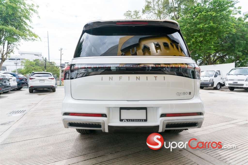2027 Infiniti QX-80 — foto 4 / 11