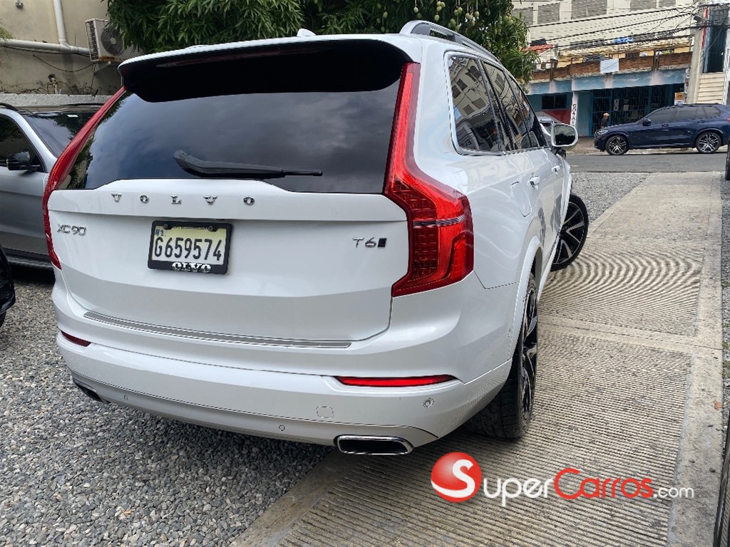 2018 Volvo XC90 Momentum T6 — foto 4 / 12